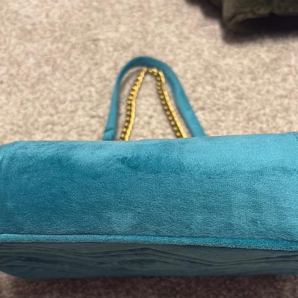 Gucci Teal Blue and Gold chain design Shoulder Bag Chevron Quilting Like new! - Picture 7 of 16